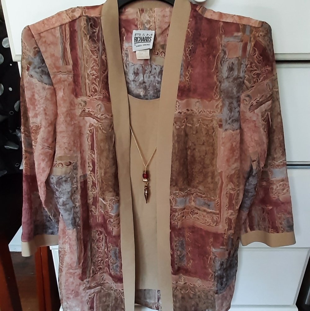 Vintage 80s blouse in great condition